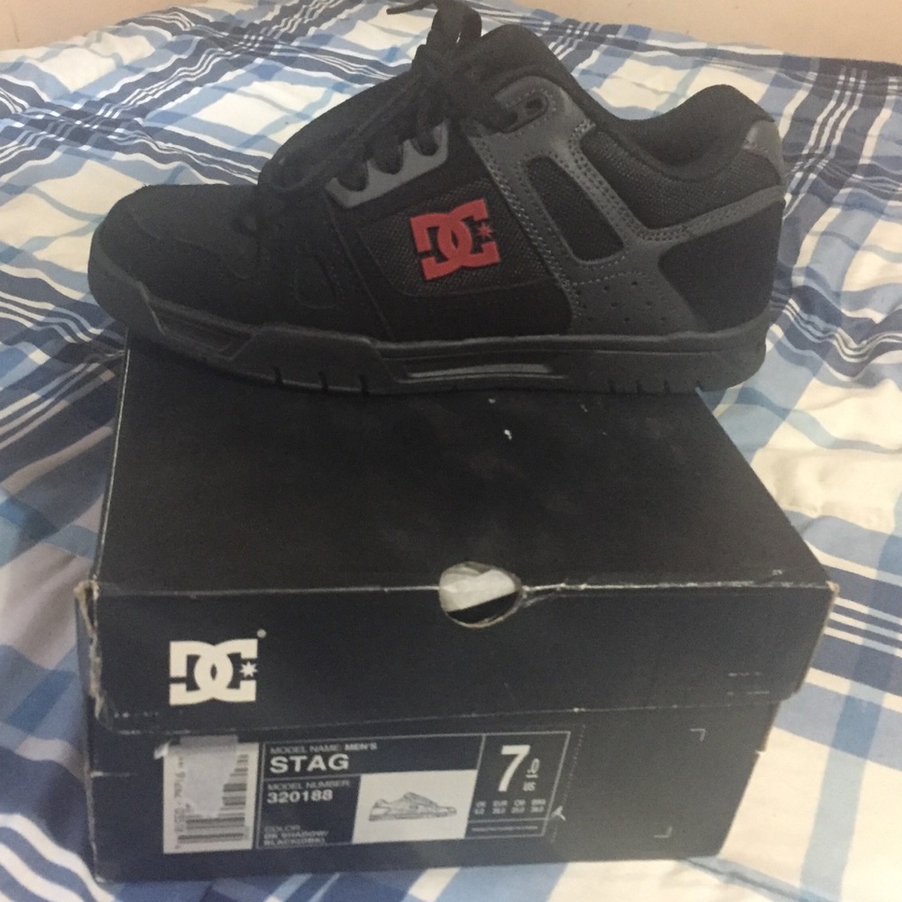 Dc Men’s brand new shoes, never been worn size 7